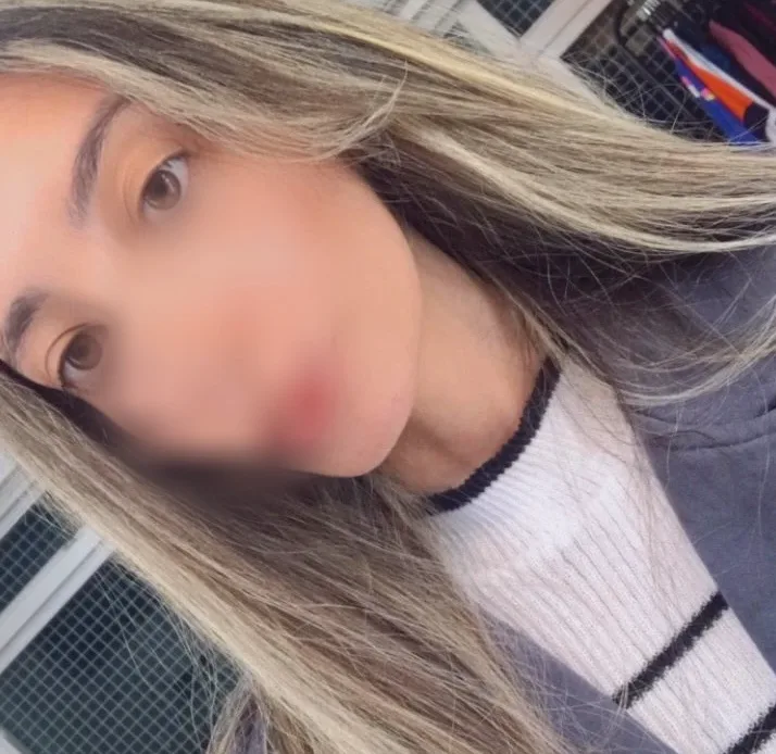 Agata, 20