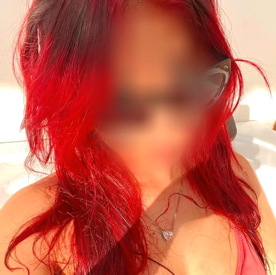 Hannah, 19