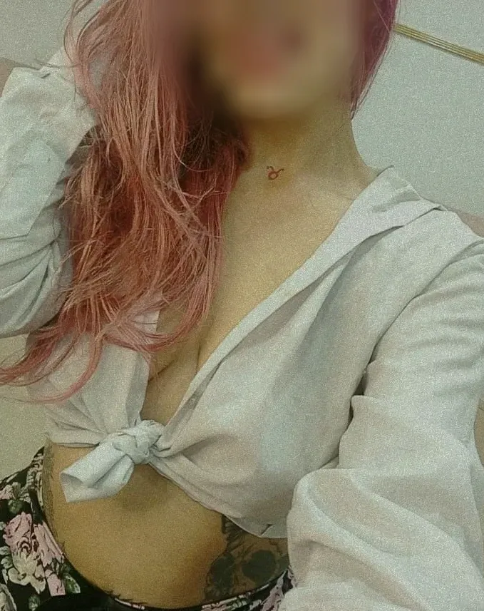 Hayley, 27