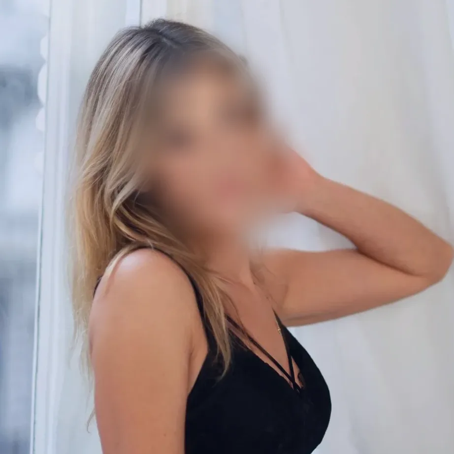 Kelly, 35