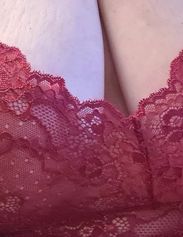 Kirsty, 32