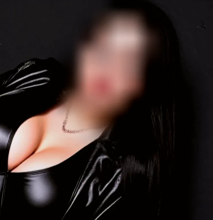 Nicola, 37
