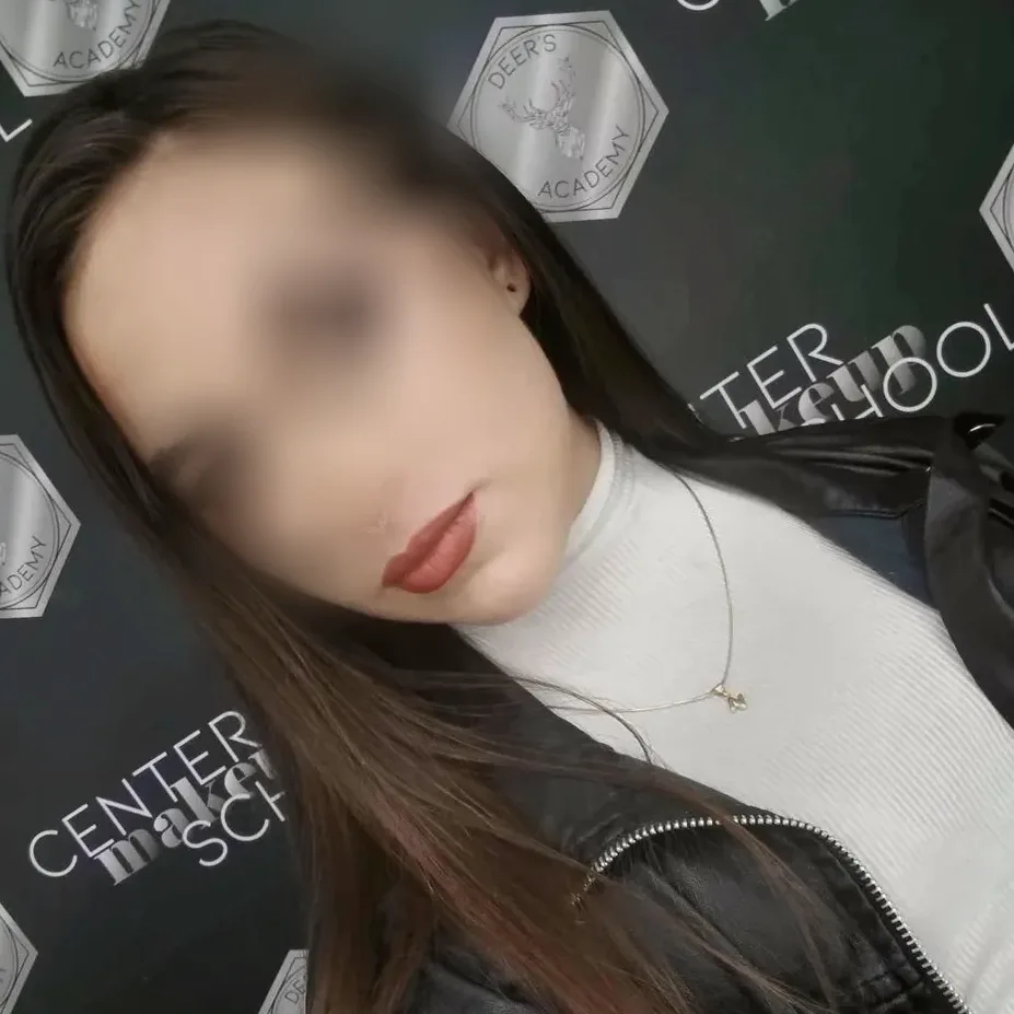 Stacey, 25